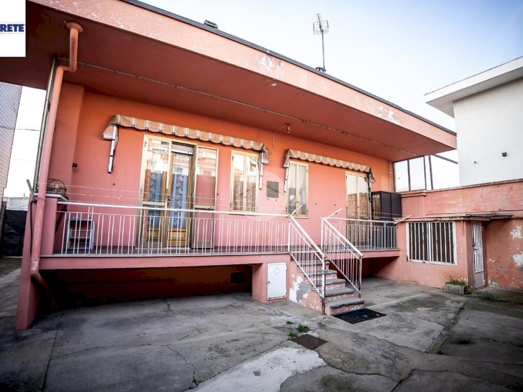 Semi-detached house Via Emilio de Marchi, Torino (neighborhood Borgo Vittoria) - photo 2