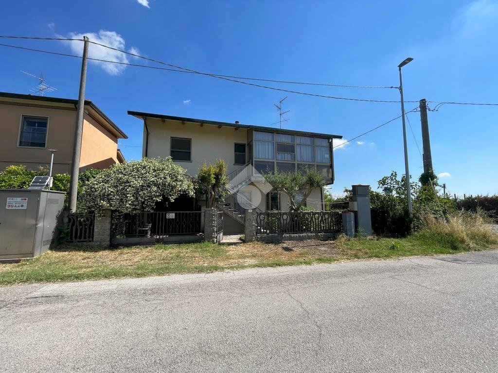 Trilocale Via Grattacoppa, Ravenna (zona Grattacoppa) - foto 1