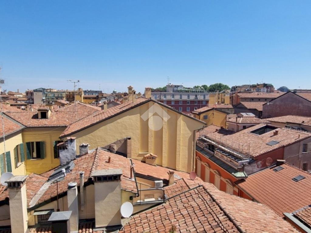 Attic Via Galliera, Bologna (neighborhood Centro Storico) - photo 1