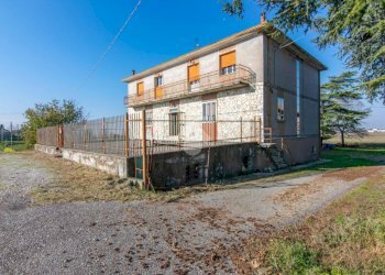 Villa Via Giuseppe Fabbri, Ferrara - photo 2