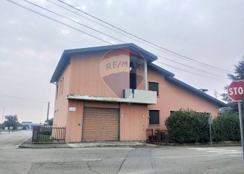 Casa all\'aperto - Negozio Via IV Novembre
 
11 - 9, Benna - foto 1