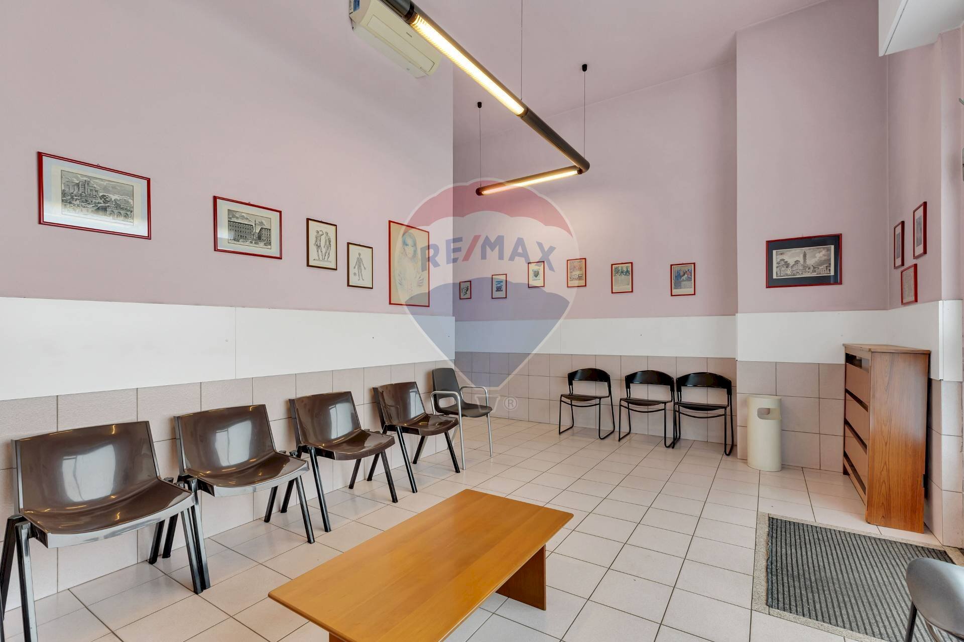 Sala d\'attesa - Negozio Via Vittorio Veneto
 
79, Brugherio - foto 3