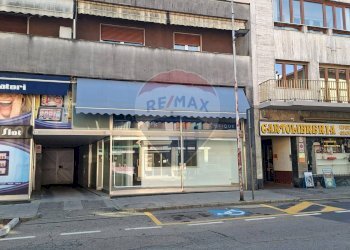 Edificio all\'aperto - Negozio via XXV Aprile
 
37, Besozzo - foto 2