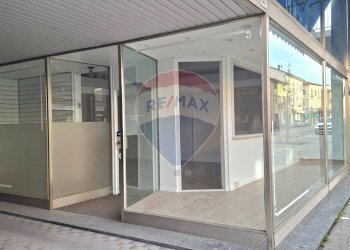 Terrazza - Negozio via XXV Aprile
 
37, Besozzo - foto 5