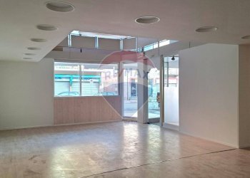 Stanza vuota - Negozio via XXV Aprile
 
37, Besozzo - foto 9