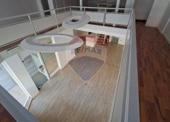 Bagno - Negozio via XXV Aprile
 
37, Besozzo - foto 14