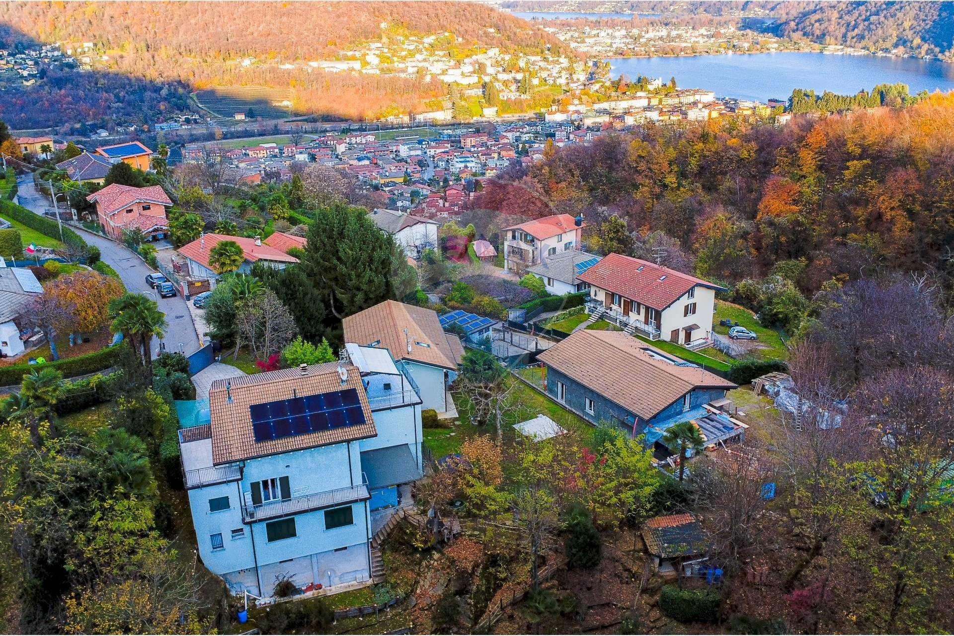 Casa all\'aperto - Villa Via Ponte Tresa
 
22, Cadegliano-Viconago - foto 3