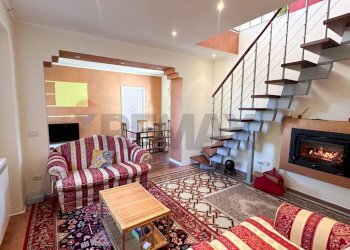 Soggiorno - Villa Via Ponte Tresa
 
22, Cadegliano-Viconago - foto 14