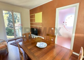 Sala da pranzo - Villa Via Ponte Tresa
 
22, Cadegliano-Viconago - foto 15