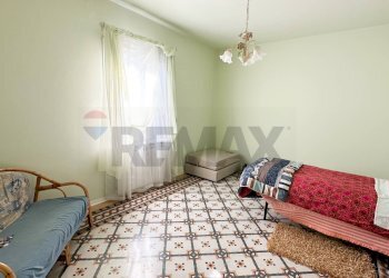 Camera / camera da letto - Villa Via Ponte Tresa
 
22, Cadegliano-Viconago - foto 23