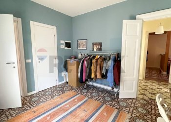 Studio / Camera da letto - Villa Via Ponte Tresa
 
22, Cadegliano-Viconago - foto 25