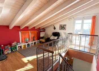 Atrio - Villa Via Ponte Tresa
 
22, Cadegliano-Viconago - foto 28