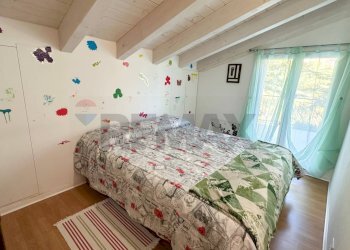 Camera / camera da letto - Villa Via Ponte Tresa
 
22, Cadegliano-Viconago - foto 29