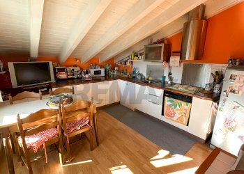 Cucina - Villa Via Ponte Tresa
 
22, Cadegliano-Viconago - foto 35