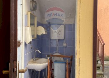 Bagno - Locale Commerciale Piazza Tolini
 
8, Luino - foto 5