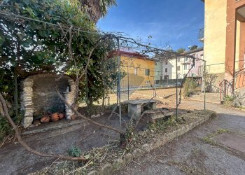 Giardino - Casa indipendente VIA LAVIZZARI
 
12, Rodero - foto 6