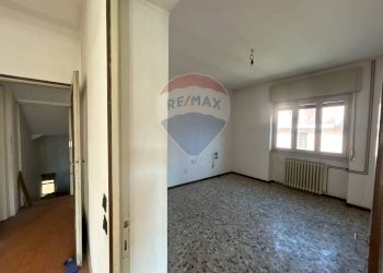 Stanza vuota - Casa indipendente VIA LAVIZZARI
 
12, Rodero - foto 43