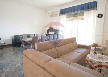 Salone - Casa indipendente Via Spiaggia
 
324, Mascali - foto 8