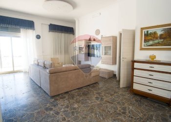 Salone - Casa indipendente Via Spiaggia
 
324, Mascali - foto 9