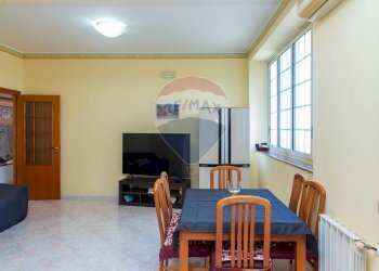 Sala da pranzo - Quadrilocale Via della Liberazione
 
4, Carlentini - foto 24