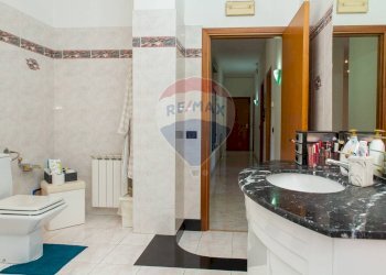 Bagno - Quadrilocale Via della Liberazione
 
4, Carlentini - foto 34