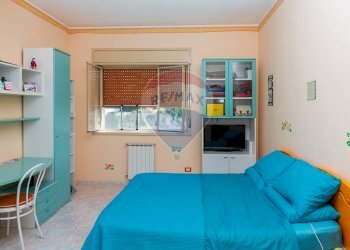 Camera / camera da letto - Quadrilocale Via della Liberazione
 
4, Carlentini - foto 36