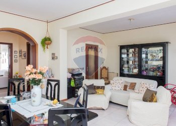 Sala da pranzo - Appartamento Viale Nitta
 
17, Catania - foto 14