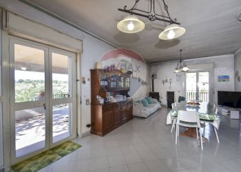 Sala da pranzo - Villa Via Croce Del Sud
 
2, Catania - foto 10