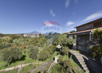 Vista delle montagne - Villa Via Croce Del Sud
 
2, Catania - foto 32