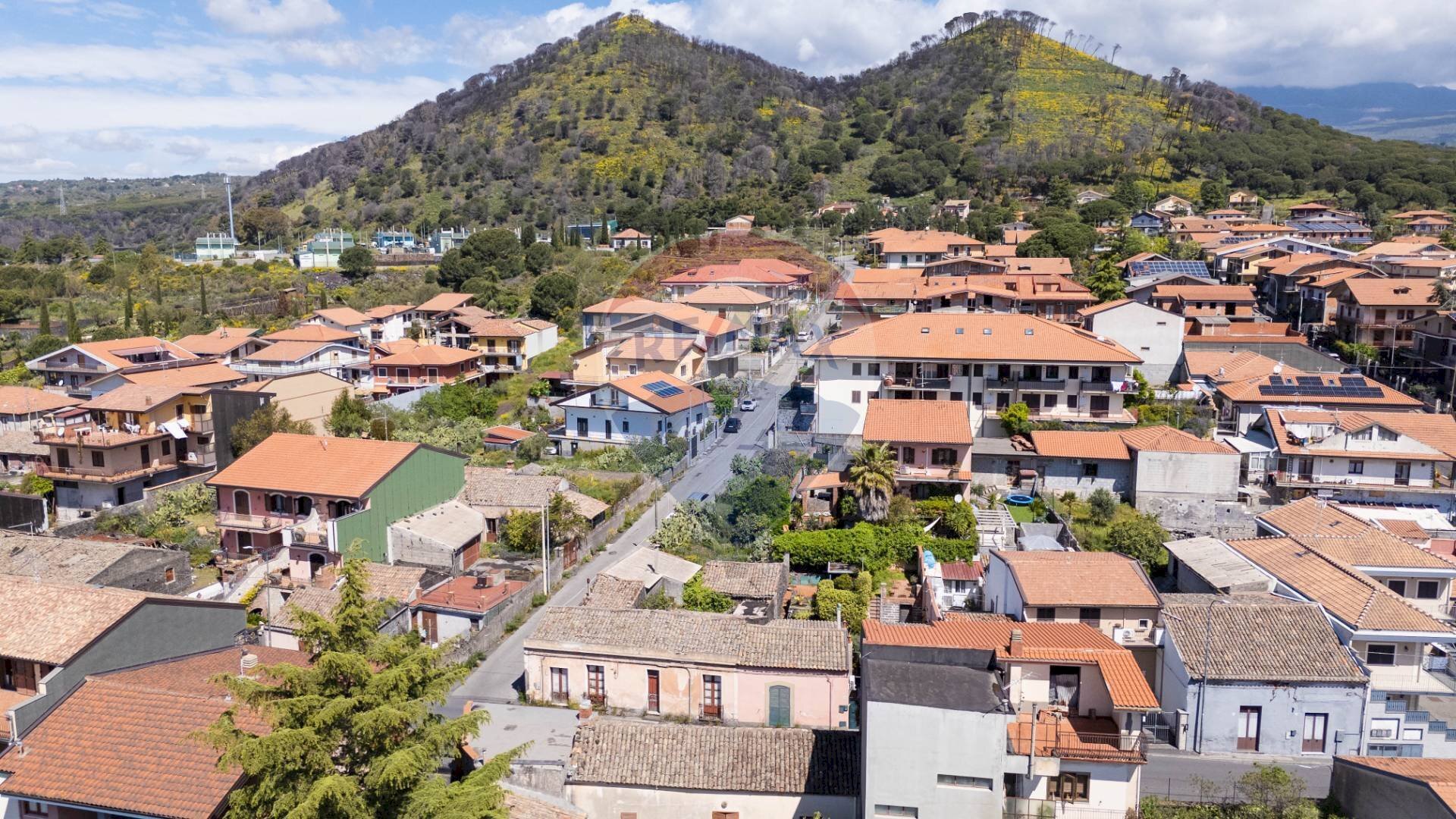 Vista delle montagne - Casa indipendente Guglielmo Marconi
 
174, Nicolosi - foto 3