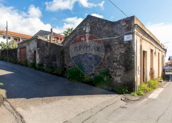 Edificio all\'aperto - Casa indipendente Guglielmo Marconi
 
174, Nicolosi - foto 8