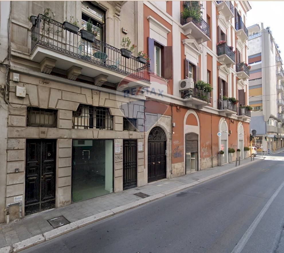 Edificio all\'aperto - Locale Commerciale Via Andrea Da Bari
 
100, Bari - foto 1