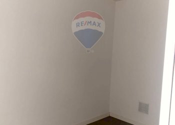 Stanza vuota - Locale Commerciale Via Andrea Da Bari
 
100, Bari - foto 7