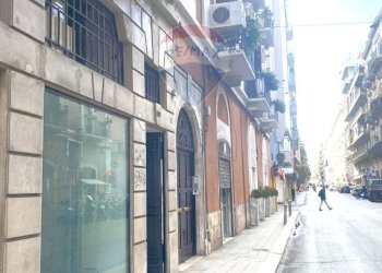 Edificio all\'aperto - Locale Commerciale Via Andrea Da Bari
 
100, Bari - foto 12