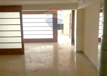 Hall / corridoio - Locale Commerciale Via Andrea Da Bari
 
100, Bari - foto 15