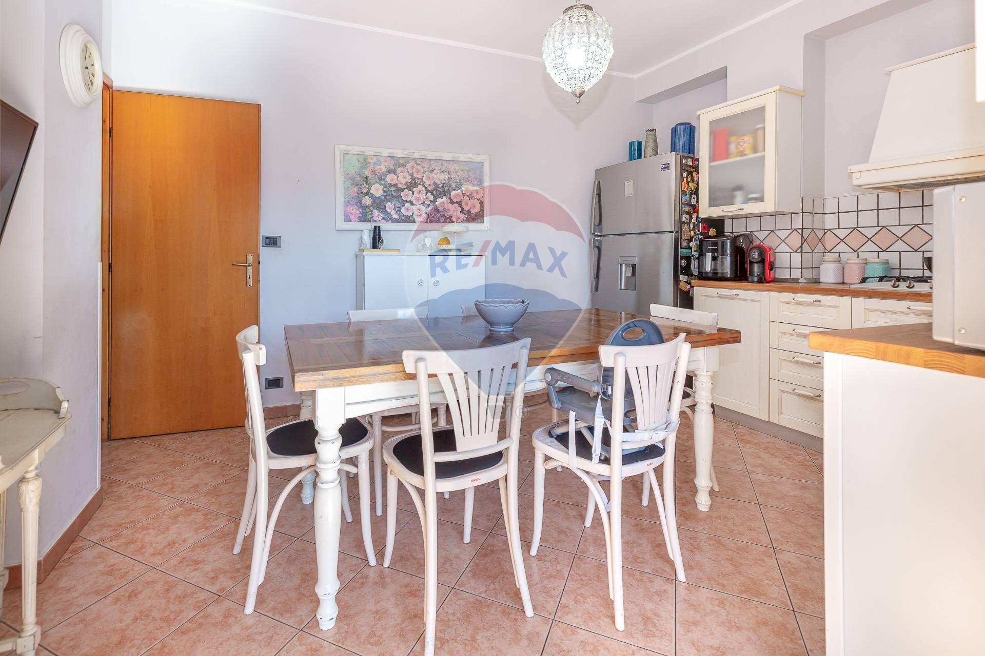 Sala da pranzo - Trilocale Via Rua
 
78 E/F, Aci Catena - foto 1