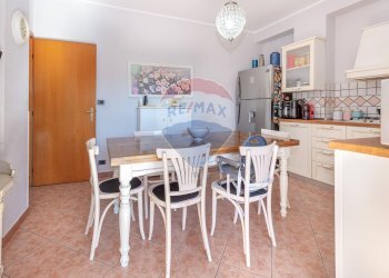 Sala da pranzo - Trilocale Via Rua
 
78 E/F, Aci Catena - foto 1