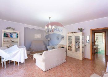 Sala da pranzo - Trilocale Via Rua
 
78 E/F, Aci Catena - foto 5