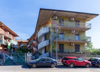 Edificio all\'aperto - Trilocale Via Rua
 
78 E/F, Aci Catena - foto 8