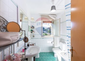 Bagno - Trilocale Via Rua
 
78 E/F, Aci Catena - foto 9