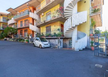 Edificio all\'aperto - Trilocale Via Rua
 
78 E/F, Aci Catena - foto 20