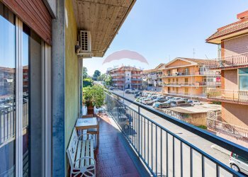 Balcone - Trilocale Via Rua
 
78 E/F, Aci Catena - foto 23