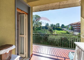 Balcone - Trilocale Via Rua
 
78 E/F, Aci Catena - foto 29