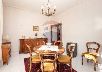 Sala da pranzo - Quadrilocale via nuovalucello
 
87, Catania - foto 3