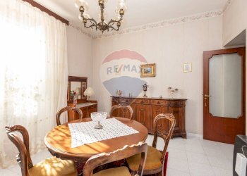 Sala da pranzo - Quadrilocale via nuovalucello
 
87, Catania - foto 4