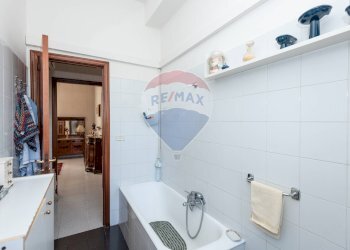 Bagno - Quadrilocale via nuovalucello
 
87, Catania - foto 12