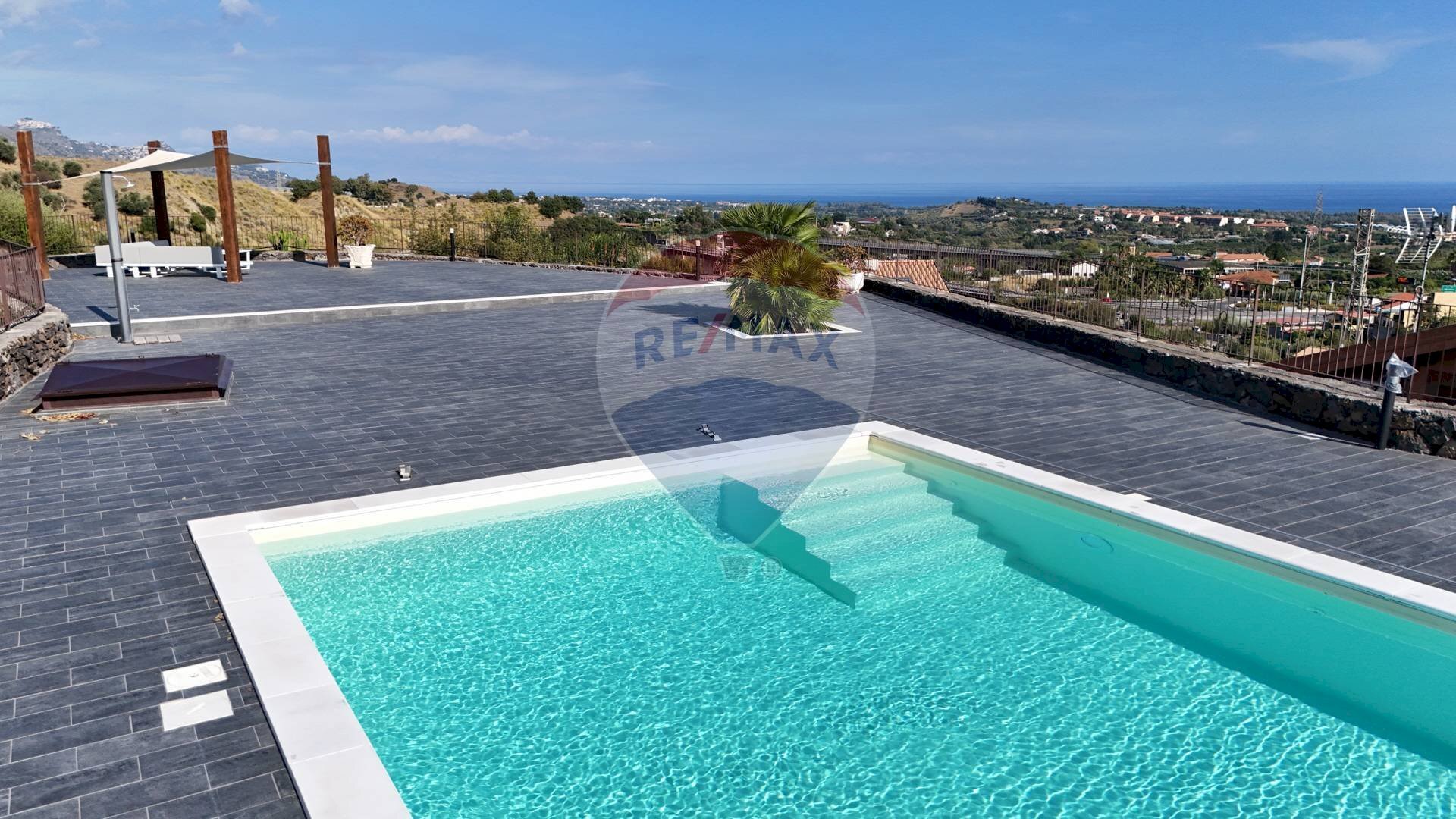 Piscina - Villa via Bellini
 
181, Piedimonte Etneo - foto 1