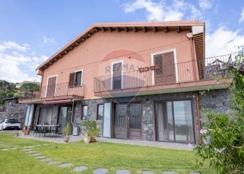 Casa all\'aperto - Villa via Bellini
 
181, Piedimonte Etneo - foto 2