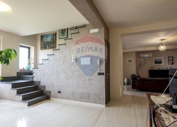 Scale - Villa via Bellini
 
181, Piedimonte Etneo - foto 5