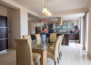 Sala da pranzo - Villa via Bellini
 
181, Piedimonte Etneo - foto 18